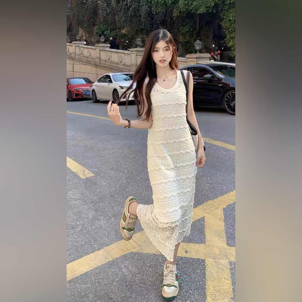 Sleeveless Ivory French dress